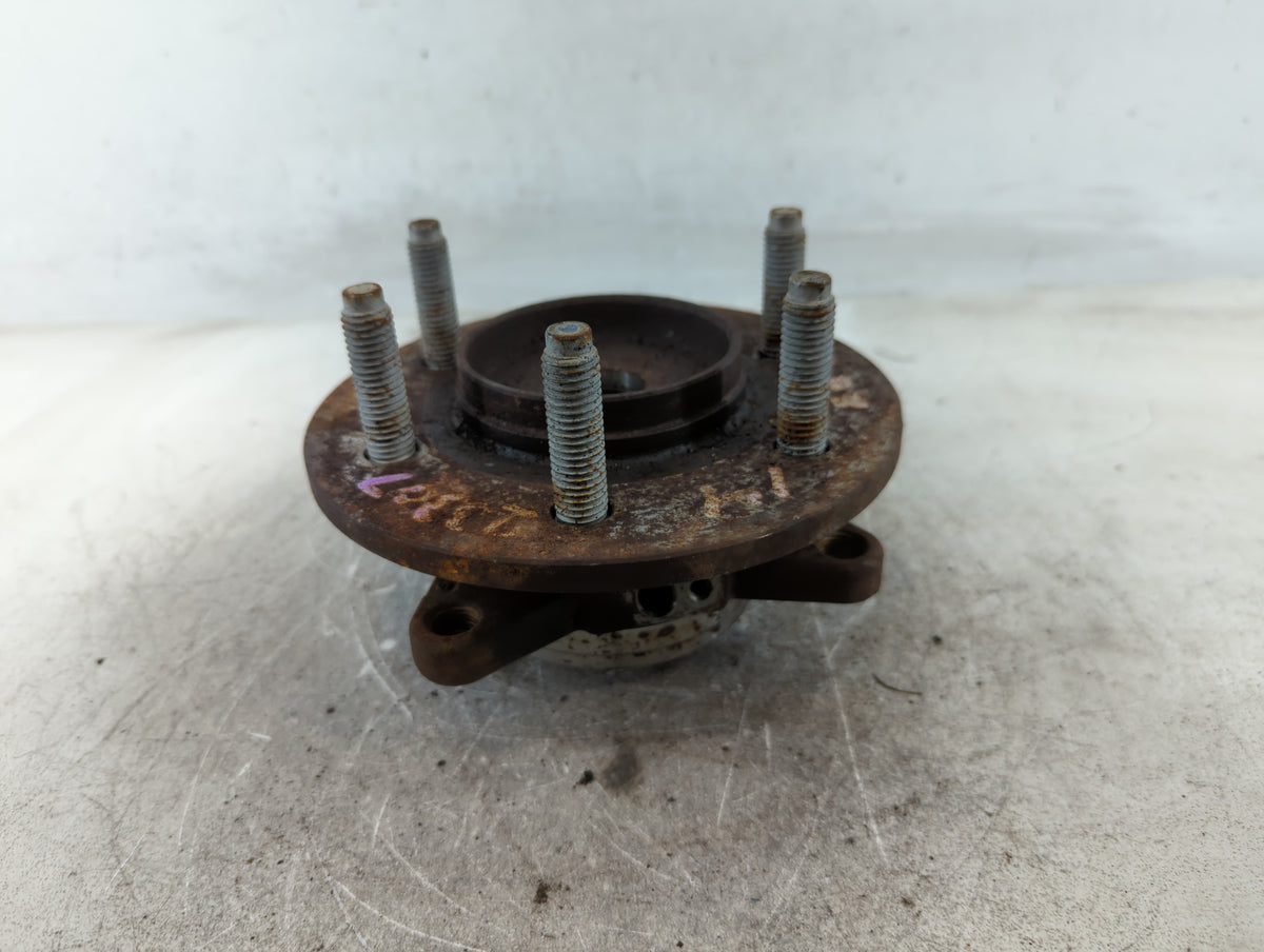2014 Ford F-150 Driver Front Wheel Hub Oem 701089 - Oemusedautoparts1.com