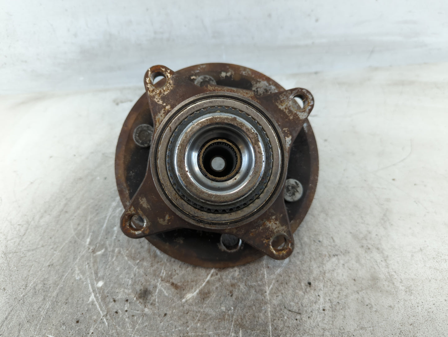 2014 Ford F-150 Driver Front Wheel Hub Oem 701089 - Oemusedautoparts1.com