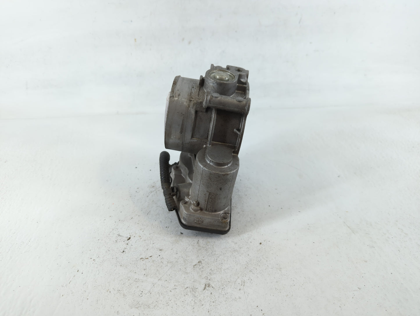 2011-2017 Ford F-150 Throttle Body P/N:140304002563 AT4E-EH Fits Fits 2011 2012 2013 2014 2015 2016 2017 2018 2019 OEM Used 