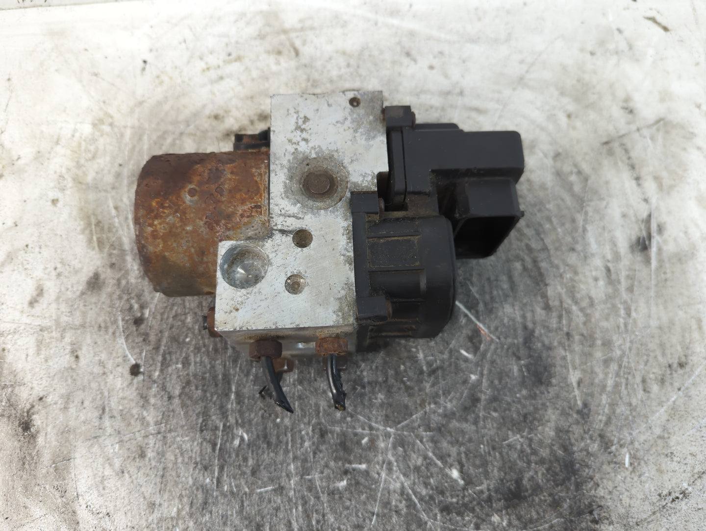 2013-2014 Ford F-150 ABS Pump Control Module Replacement P/N:685 483 15639 3 Fits Fits 2013 2014 OEM Used Auto Parts - Oemus