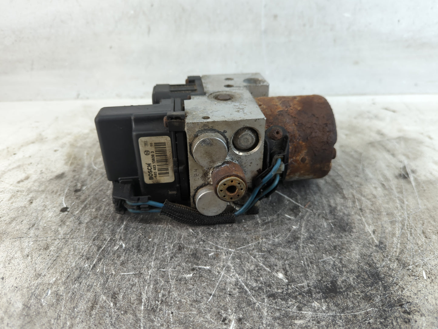 2013-2014 Ford F-150 ABS Pump Control Module Replacement P/N:685 483 15639 3 Fits Fits 2013 2014 OEM Used Auto Parts - Oemus