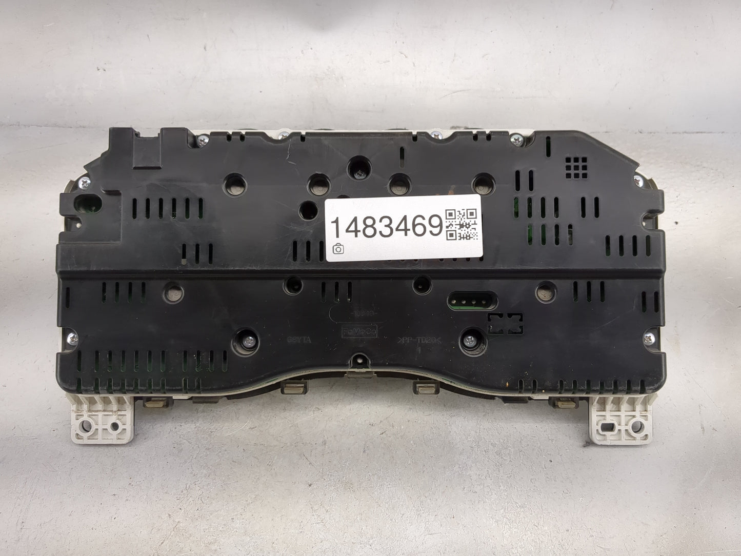 2014 Ford F-250 Super Duty Instrument Cluster Speedometer Gauges P/N:EC3T-10849-AA Miles: Fits OEM Used Auto Parts - Oemused