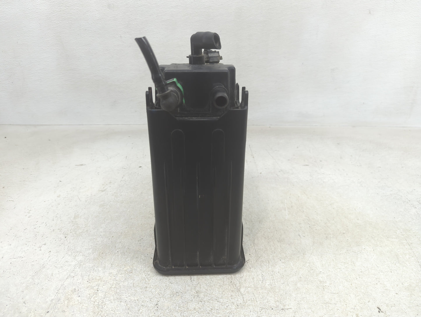 2014 Ford F-450 Super Duty Fuel Vapor Charcoal Canister - Oemusedautoparts1.com