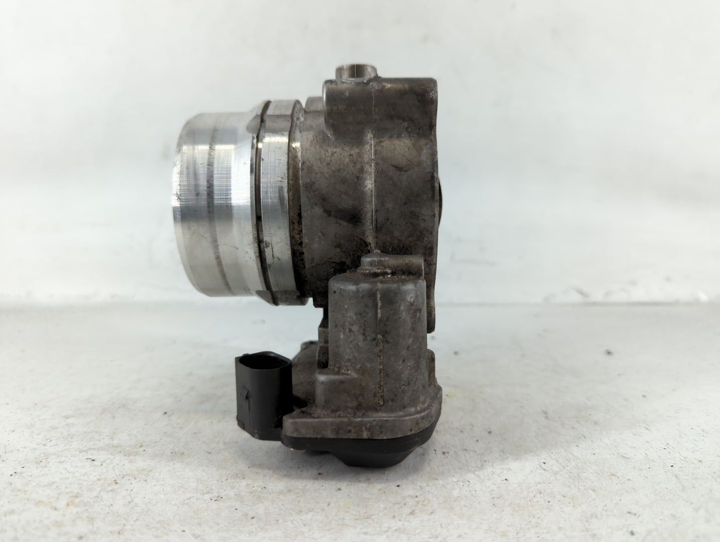 2014 Ford F-450 Super Duty Throttle Body P/N:329 13F 0559 Fits OEM Used Auto Parts - Oemusedautoparts1.com