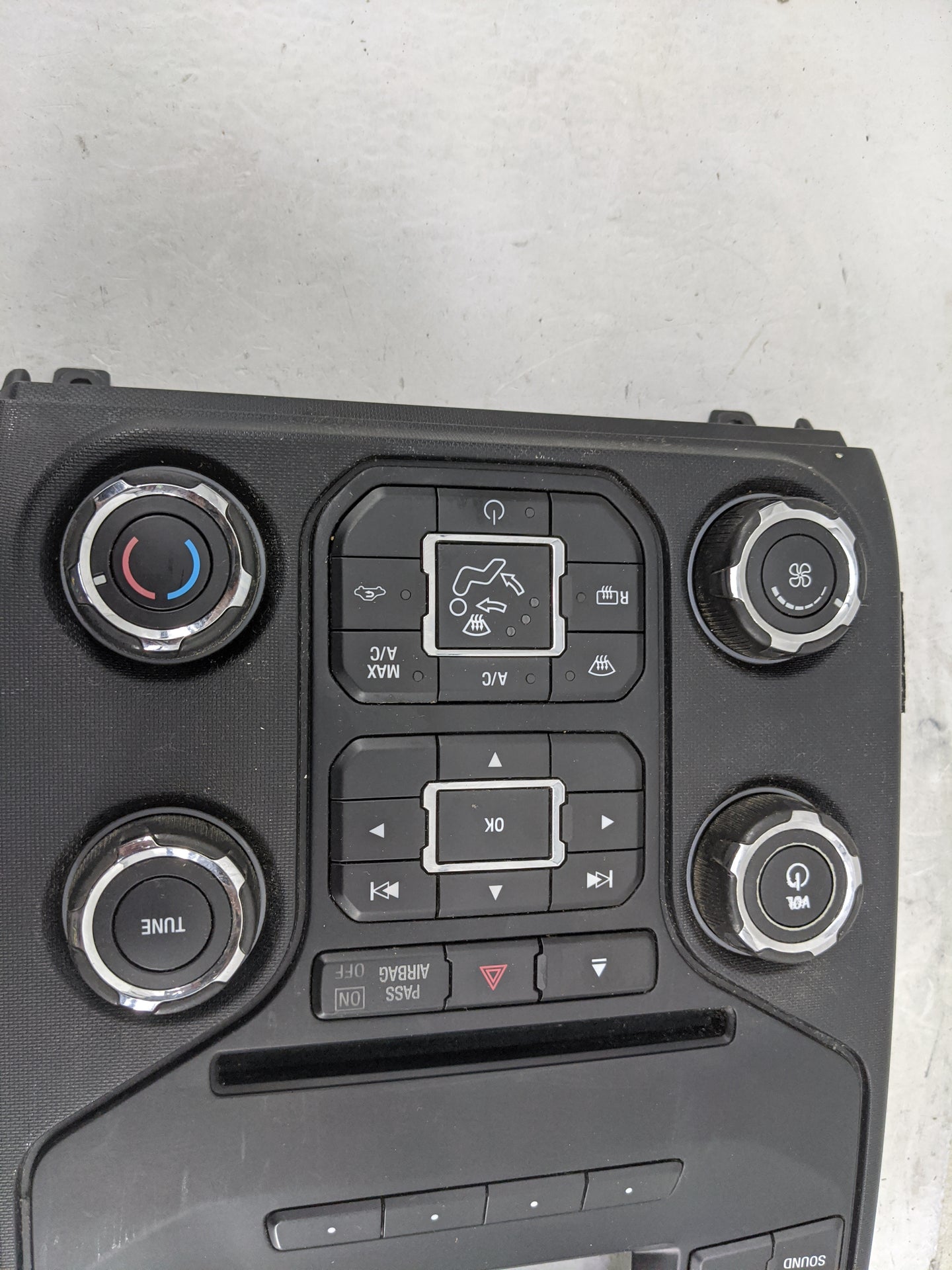 Ford F150 Radio Control Panel Black 1483048 - Oemusedautoparts1.com