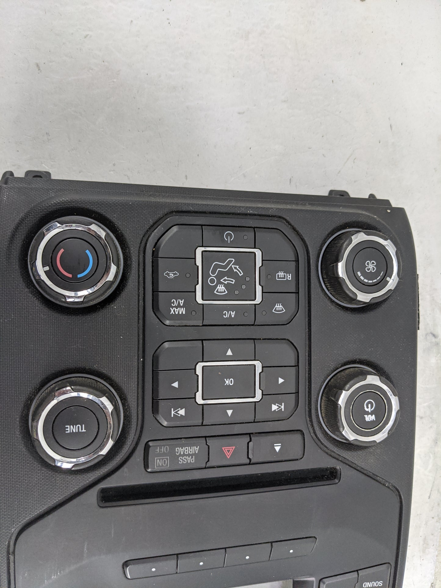 Ford F150 Radio Control Panel Black 1483048 - Oemusedautoparts1.com