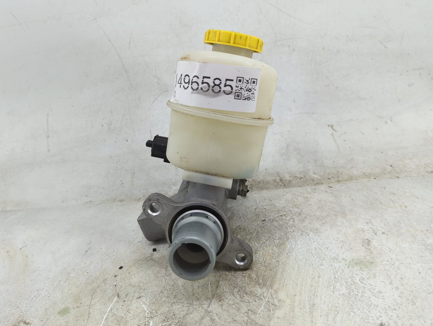 Ford F150 Brake Master Cylinder 1496585 - Oemusedautoparts1.com
