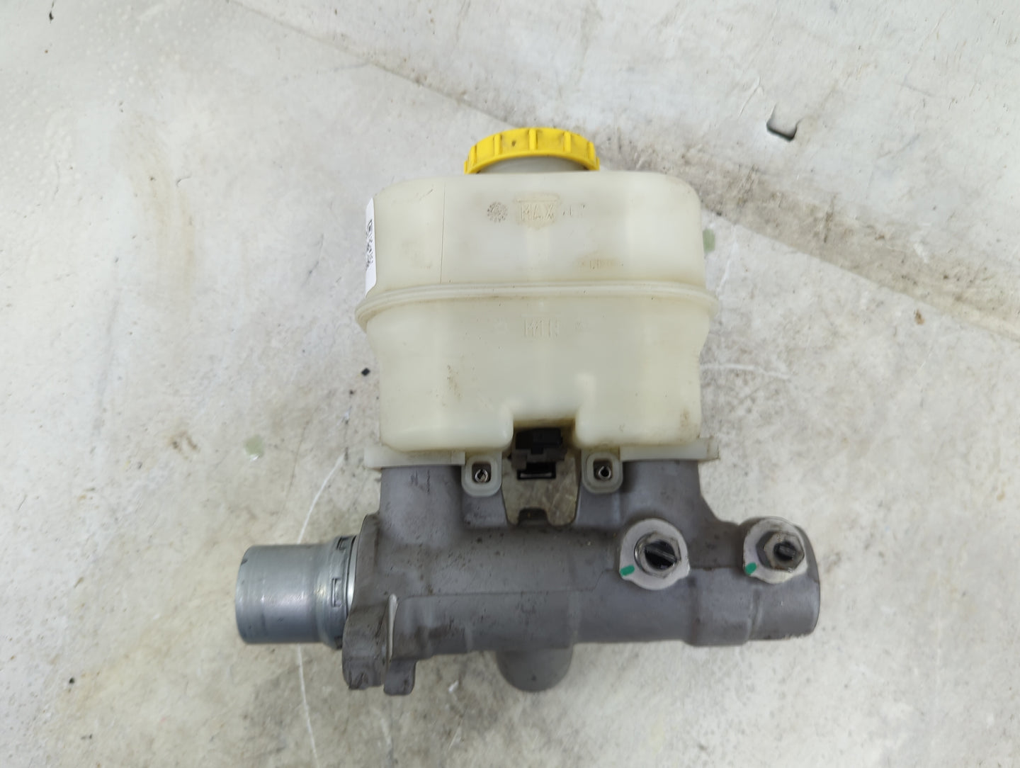 Ford F150 Brake Master Cylinder 1496585 - Oemusedautoparts1.com