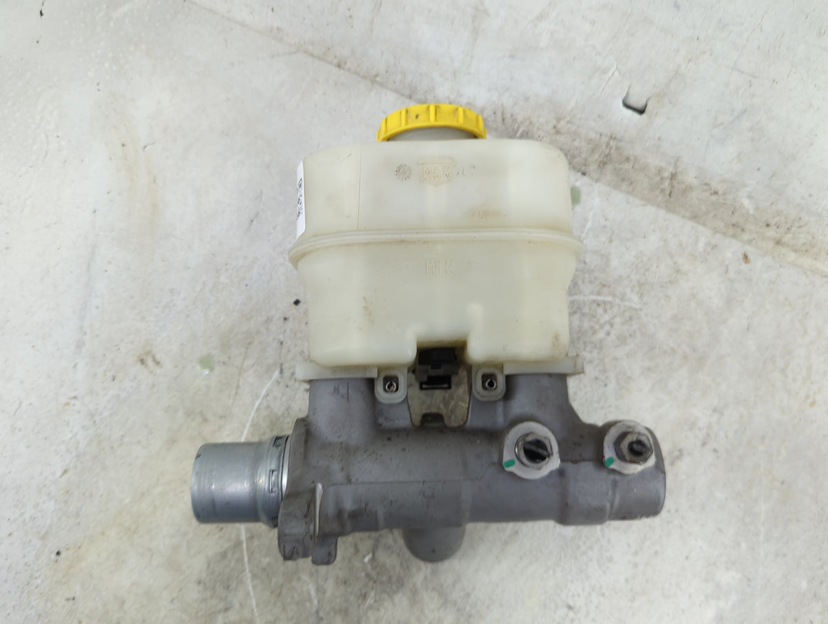 Ford F150 Brake Master Cylinder 1496585 - Oemusedautoparts1.com