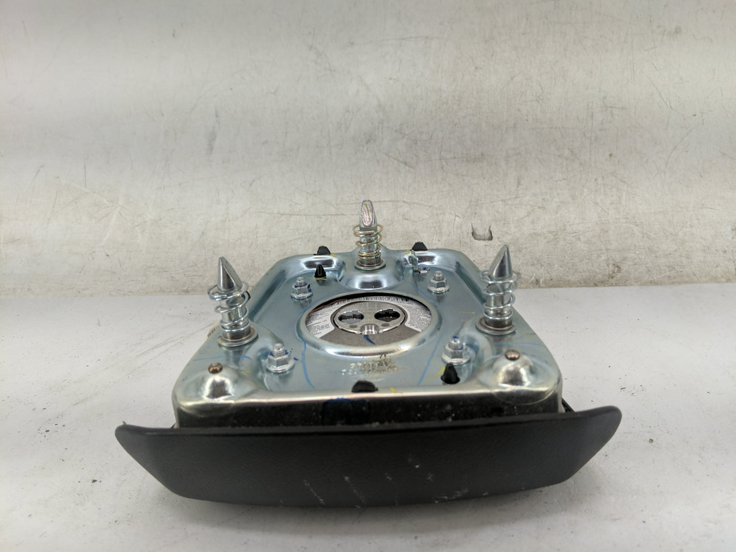 2011-2019 Ford Fiesta Air Bag Driver Left Steering Wheel Mounted 1139829 - Oemusedautoparts1.com