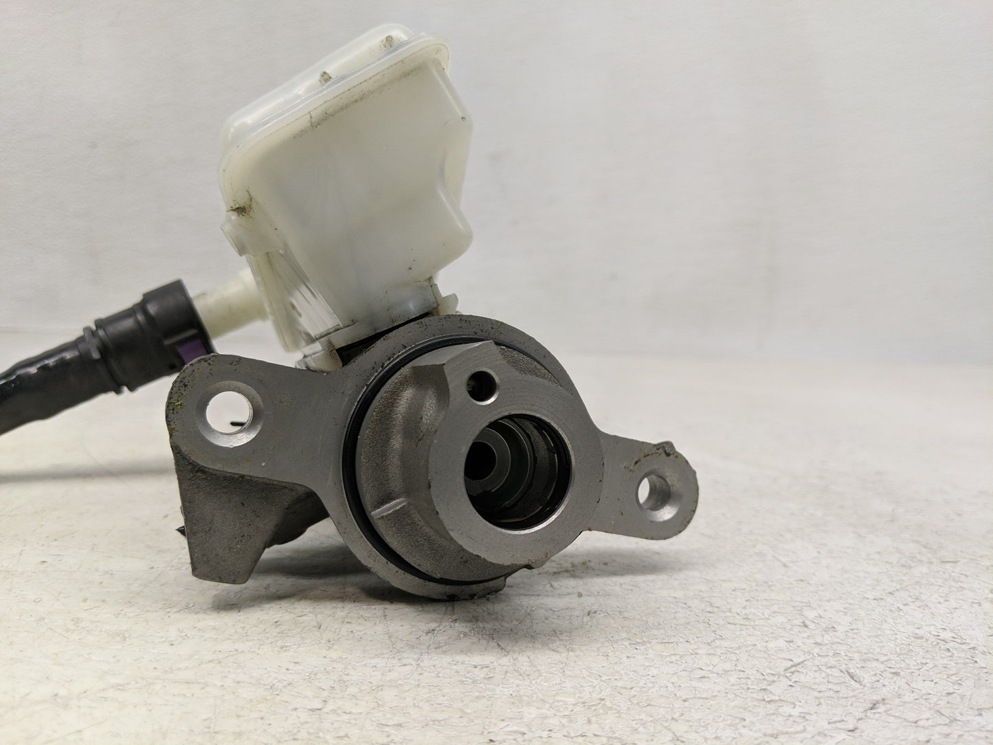 2011-2019 Ford Fiesta Brake Master Cylinder - Oemusedautoparts1.com