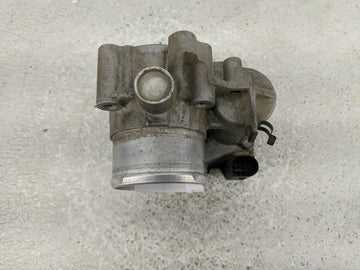 2011-2014 Ford Fiesta Throttle Body P/N:7S7G-9F991-B7A 0 280 750 535, 7S7G-9F991-CA Fits Fits 2011 2012 2013 2014 OEM Used Auto Parts