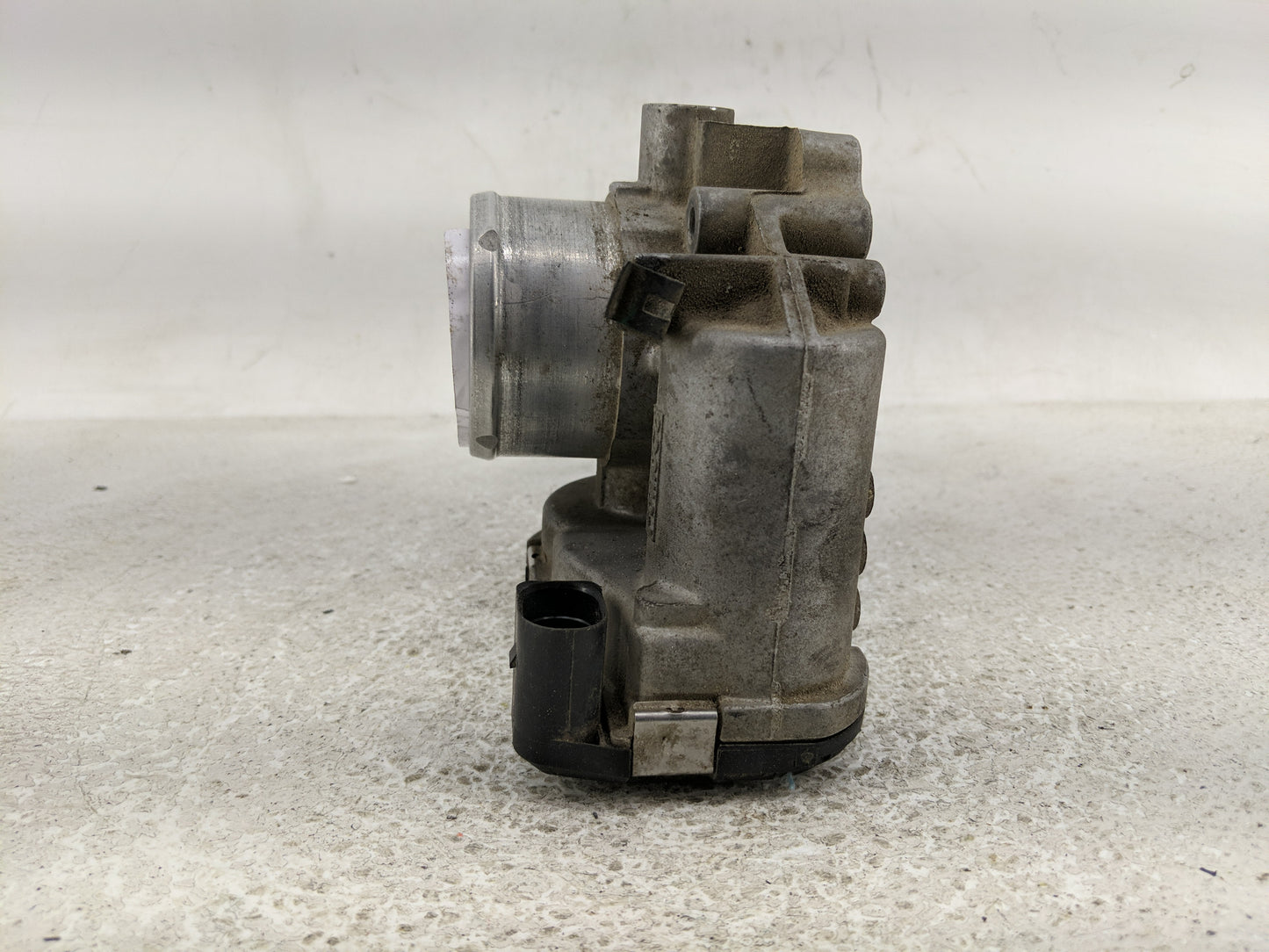 2011-2014 Ford Fiesta Throttle Body P/N:7S7G-9F991-B7A 0 280 750 535, 7S7G-9F991-CA Fits Fits 2011 2012 2013 2014 OEM Used A