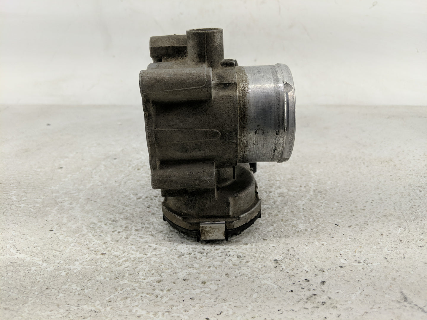 2011-2014 Ford Fiesta Throttle Body P/N:7S7G-9F991-B7A 0 280 750 535, 7S7G-9F991-CA Fits Fits 2011 2012 2013 2014 OEM Used A