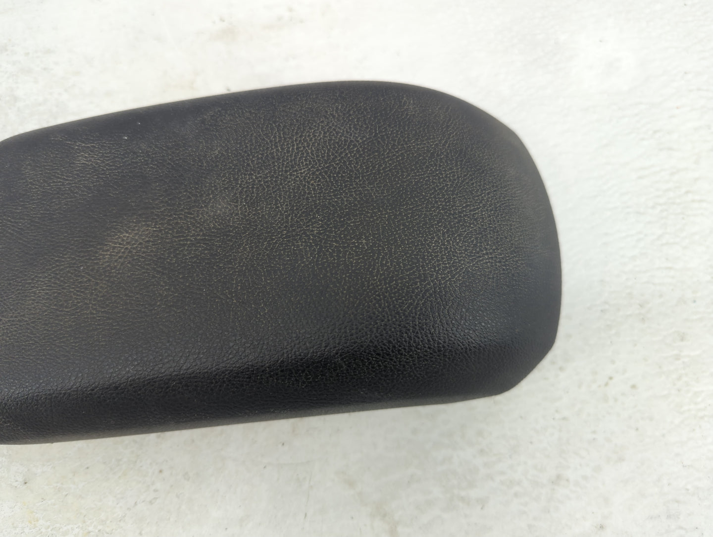 2014 Ford Fiesta Center Console Armrest Cover Lid P/N:1305766XCB Fits OEM Used Auto Parts - Oemusedautoparts1.com