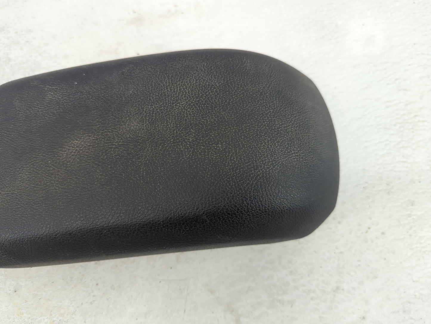 2014 Ford Fiesta Center Console Armrest Cover Lid P/N:1305766XCB Fits OEM Used Auto Parts - Oemusedautoparts1.com