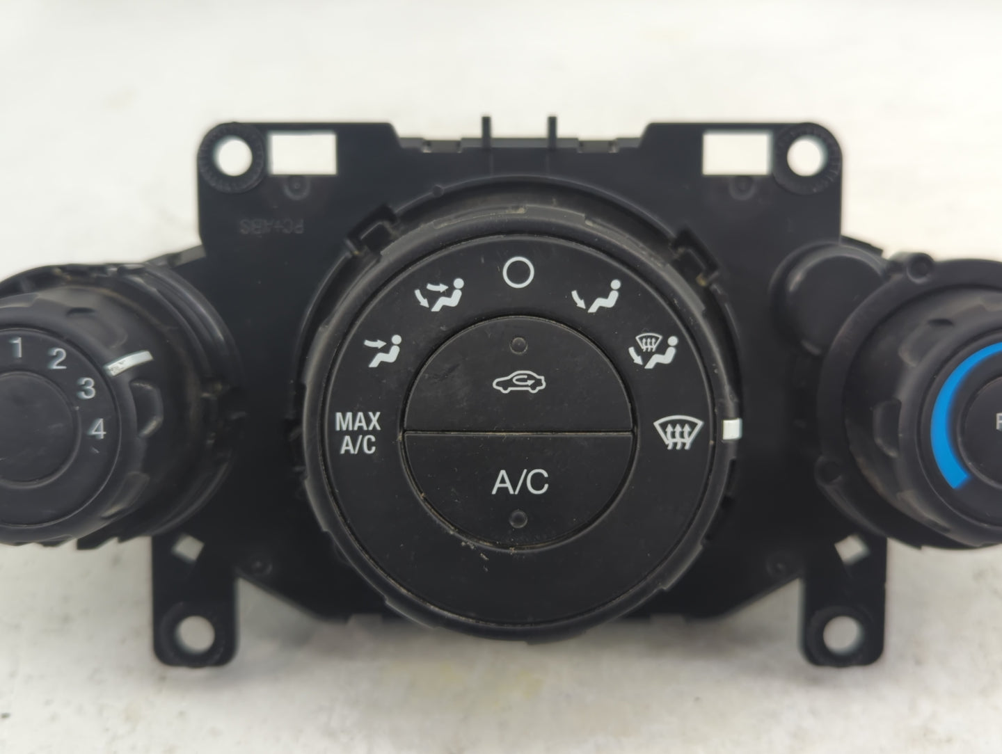 2014 Ford Fiesta Climate Control Module Temperature AC/Heater Replacement P/N:D2BT 19980 AB Fits OEM Used Auto Parts - Oemus