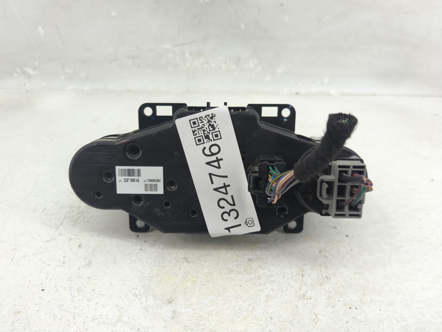 2014 Ford Fiesta Climate Control Module Temperature AC/Heater Replacement P/N:D2BT 19980 AB Fits OEM Used Auto Parts - Oemus