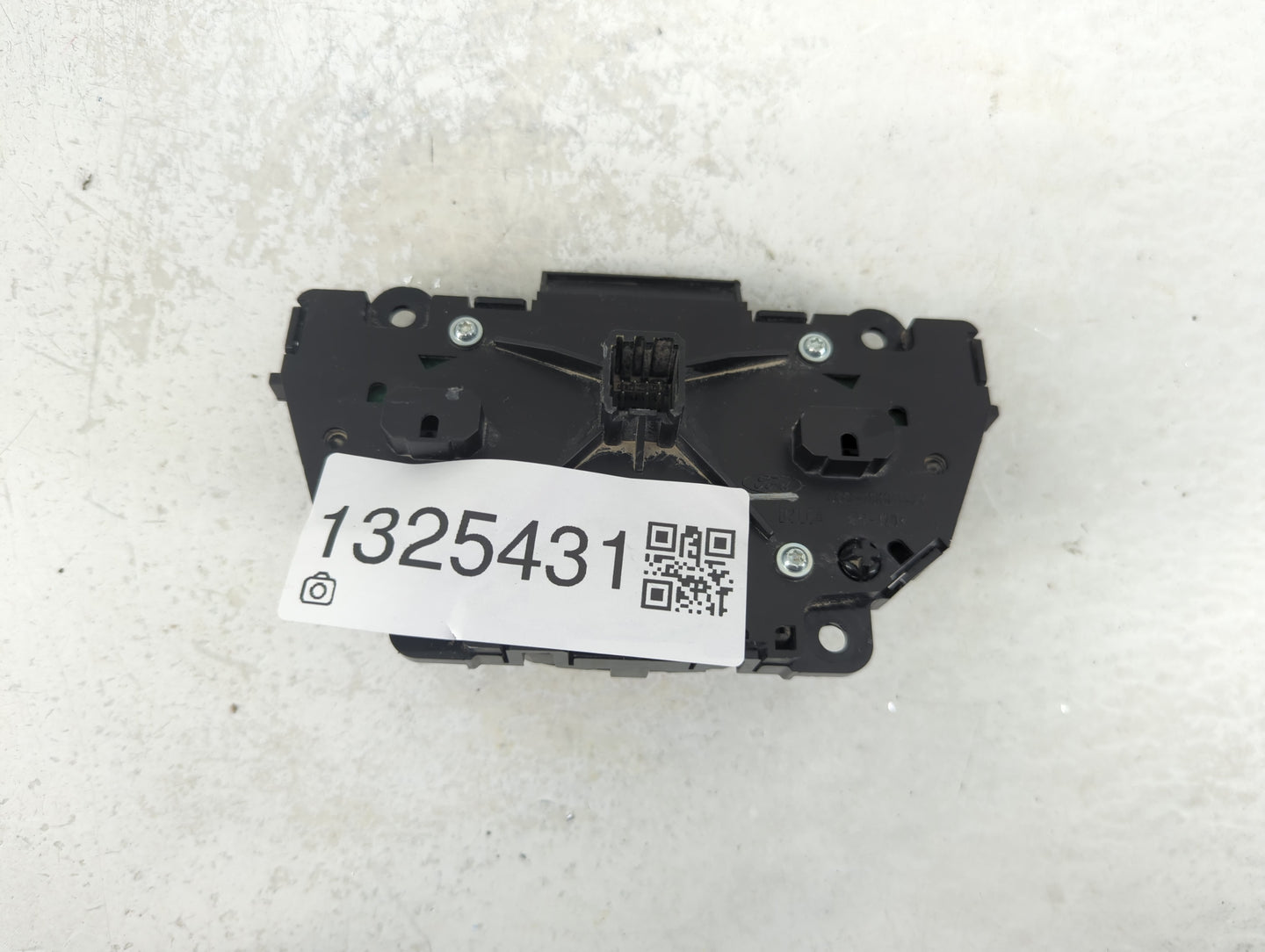2014-2015 Ford Fiesta Radio Control Panel - Oemusedautoparts1.com
