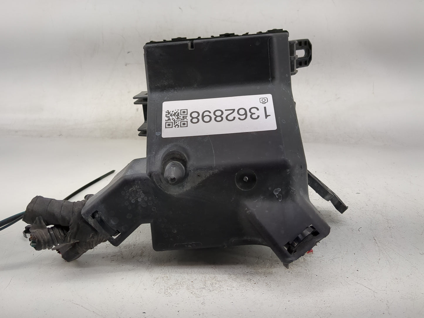 2014-2019 Ford Fiesta Fusebox Fuse Box Panel Relay Module Fits Fits 2014 2015 2016 2017 2018 2019 OEM Used Auto Parts - Oemu