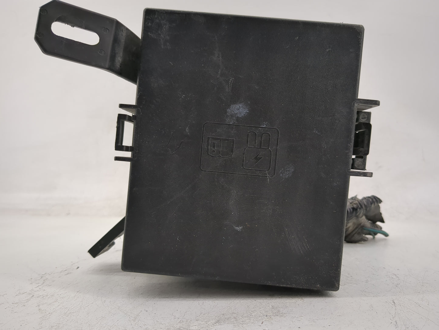 2014-2019 Ford Fiesta Fusebox Fuse Box Panel Relay Module Fits Fits 2014 2015 2016 2017 2018 2019 OEM Used Auto Parts - Oemu