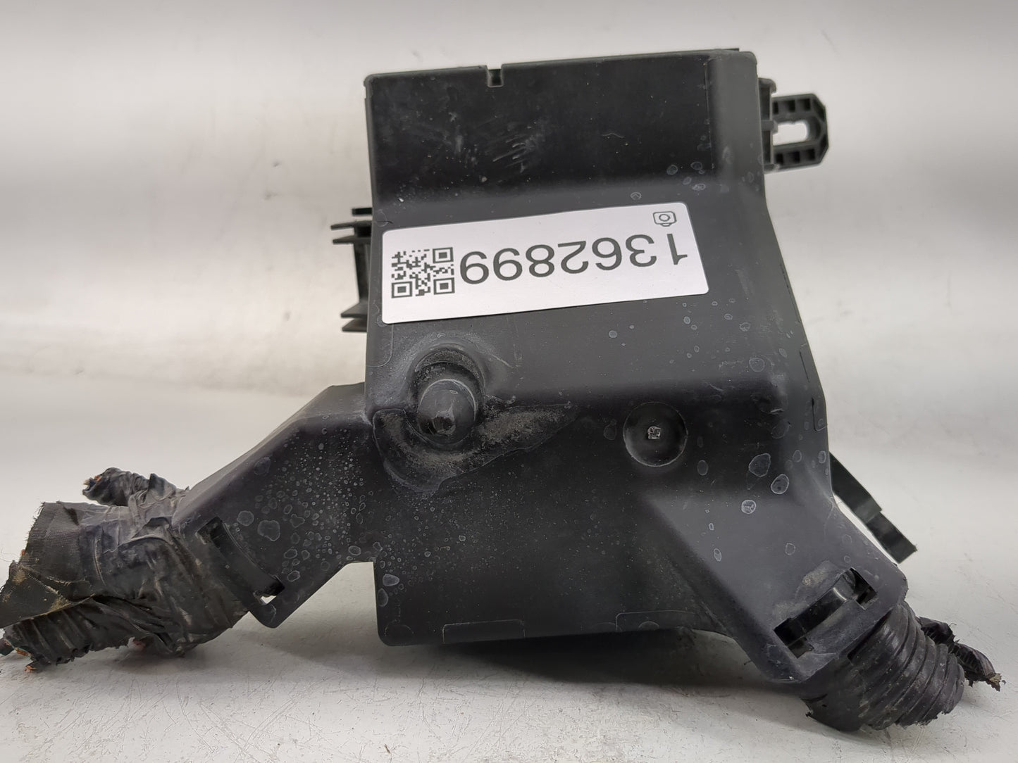 2014-2019 Ford Fiesta Fusebox Fuse Box Panel Relay Module Fits Fits 2014 2015 2016 2017 2018 2019 OEM Used Auto Parts - Oemu