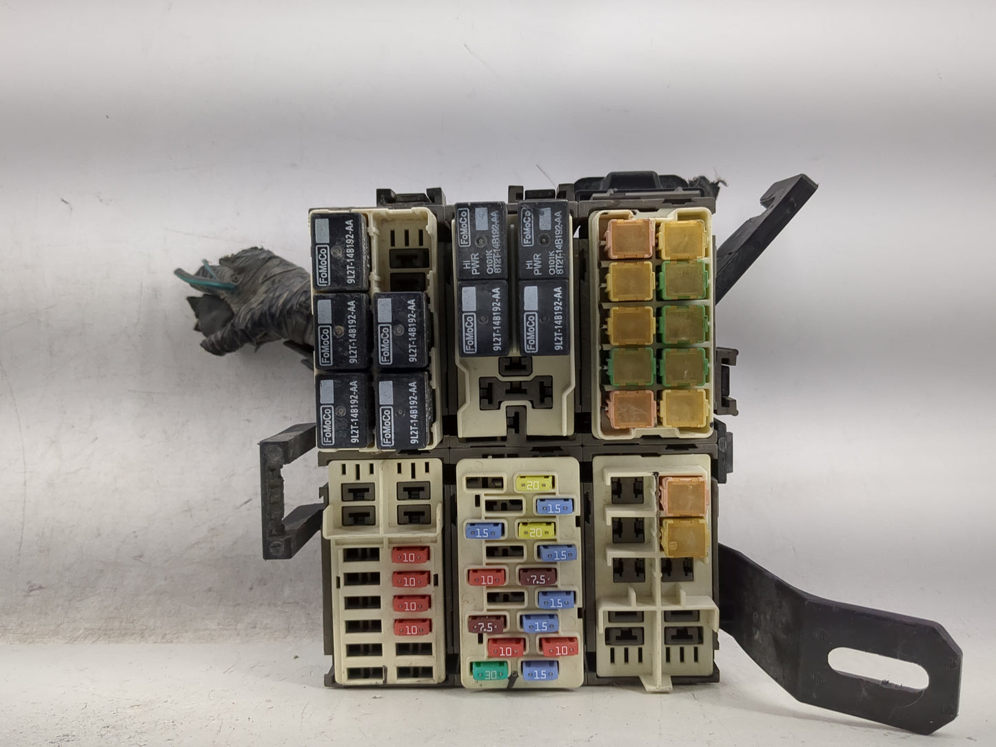 2014-2019 Ford Fiesta Fusebox Fuse Box Panel Relay Module Fits Fits 2014 2015 2016 2017 2018 2019 OEM Used Auto Parts - Oemu