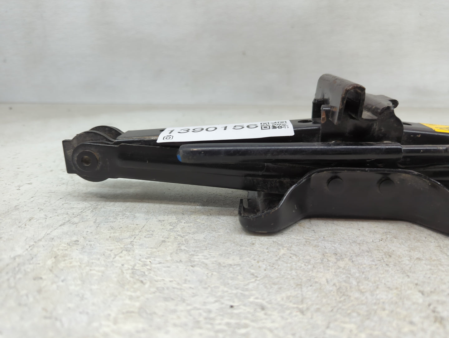 2014 Ford Fiesta Spare Scissor Car Jack - Oemusedautoparts1.com