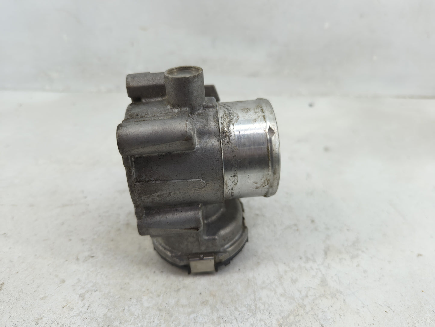 2014-2019 Ford Fiesta Throttle Body P/N:7S7G-9F991-CA Fits Fits 2013 2014 2015 2016 2017 2018 2019 OEM Used Auto Parts - Oem