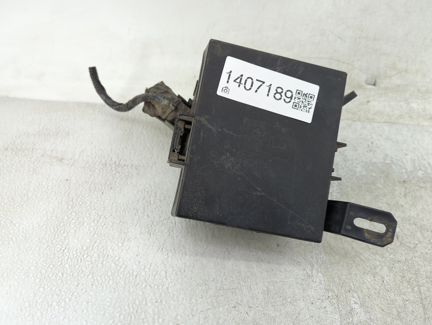2014-2019 Ford Fiesta Fusebox Fuse Box Panel Relay Module Fits Fits 2014 2015 2016 2017 2018 2019 OEM Used Auto Parts - Oemu