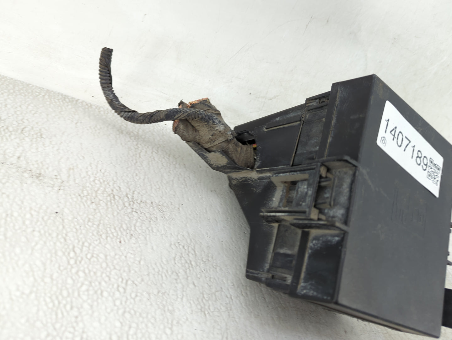 2014-2019 Ford Fiesta Fusebox Fuse Box Panel Relay Module Fits Fits 2014 2015 2016 2017 2018 2019 OEM Used Auto Parts - Oemu