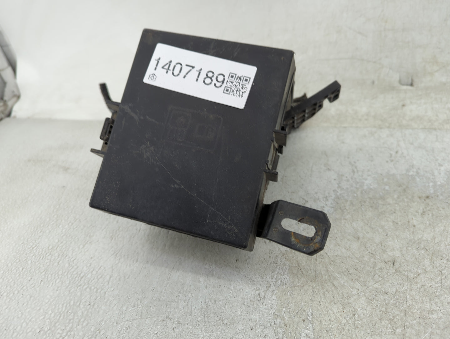 2014-2019 Ford Fiesta Fusebox Fuse Box Panel Relay Module Fits Fits 2014 2015 2016 2017 2018 2019 OEM Used Auto Parts - Oemu