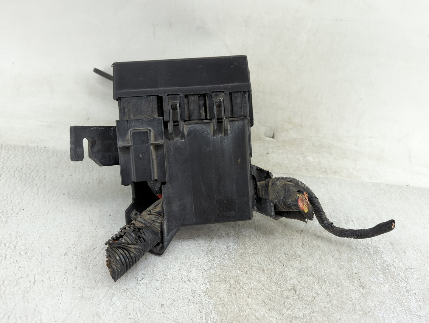2014-2019 Ford Fiesta Fusebox Fuse Box Panel Relay Module Fits Fits 2014 2015 2016 2017 2018 2019 OEM Used Auto Parts - Oemu