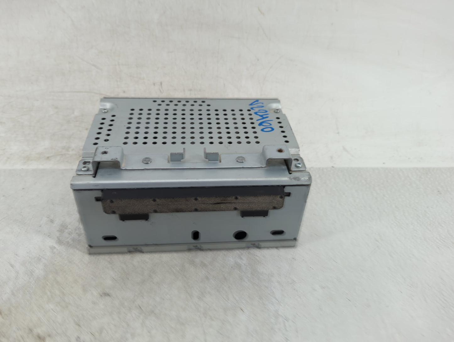 2014-2015 Ford Fiesta Radio AM FM Cd Player Receiver Replacement P/N:D2BT-19C107-EC Fits Fits 2014 2015 OEM Used Auto Parts 