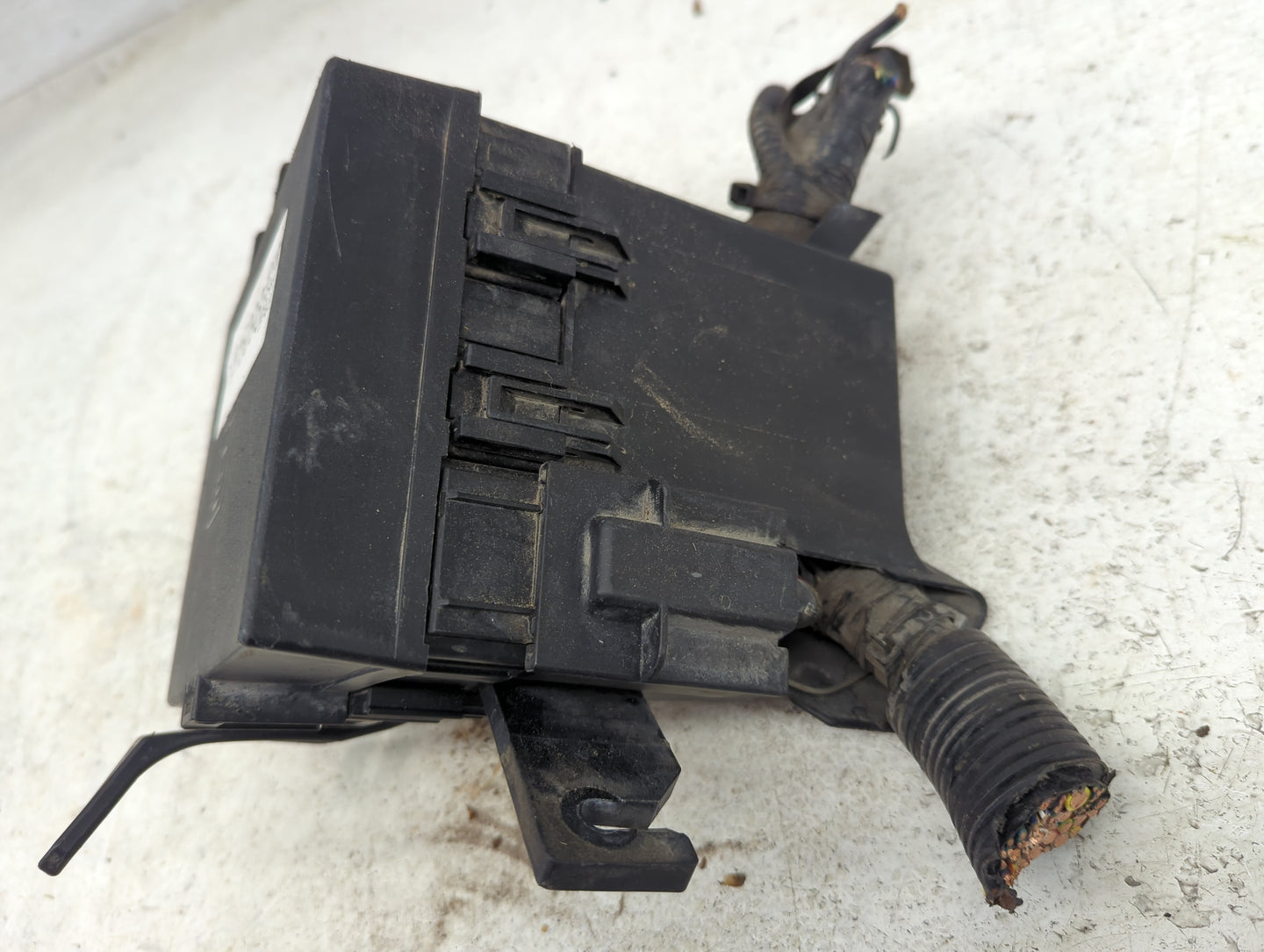 2014-2019 Ford Fiesta Fusebox Fuse Box Panel Relay Module P/N: Fits Fits 2014 2015 2016 2017 2018 2019 OEM Used Auto Parts -