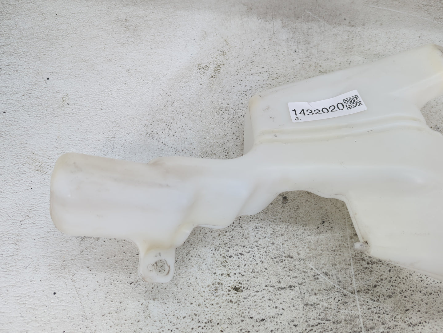 2011-2019 Ford Fiesta Windshield Washer Fluid Reservoir Bottle Oem - Oemusedautoparts1.com