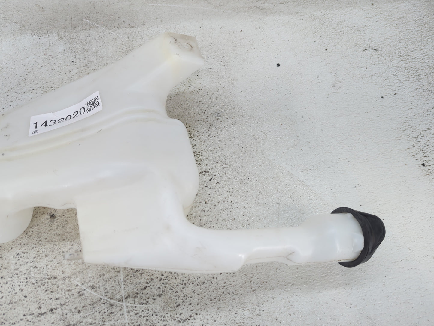 2011-2019 Ford Fiesta Windshield Washer Fluid Reservoir Bottle Oem - Oemusedautoparts1.com