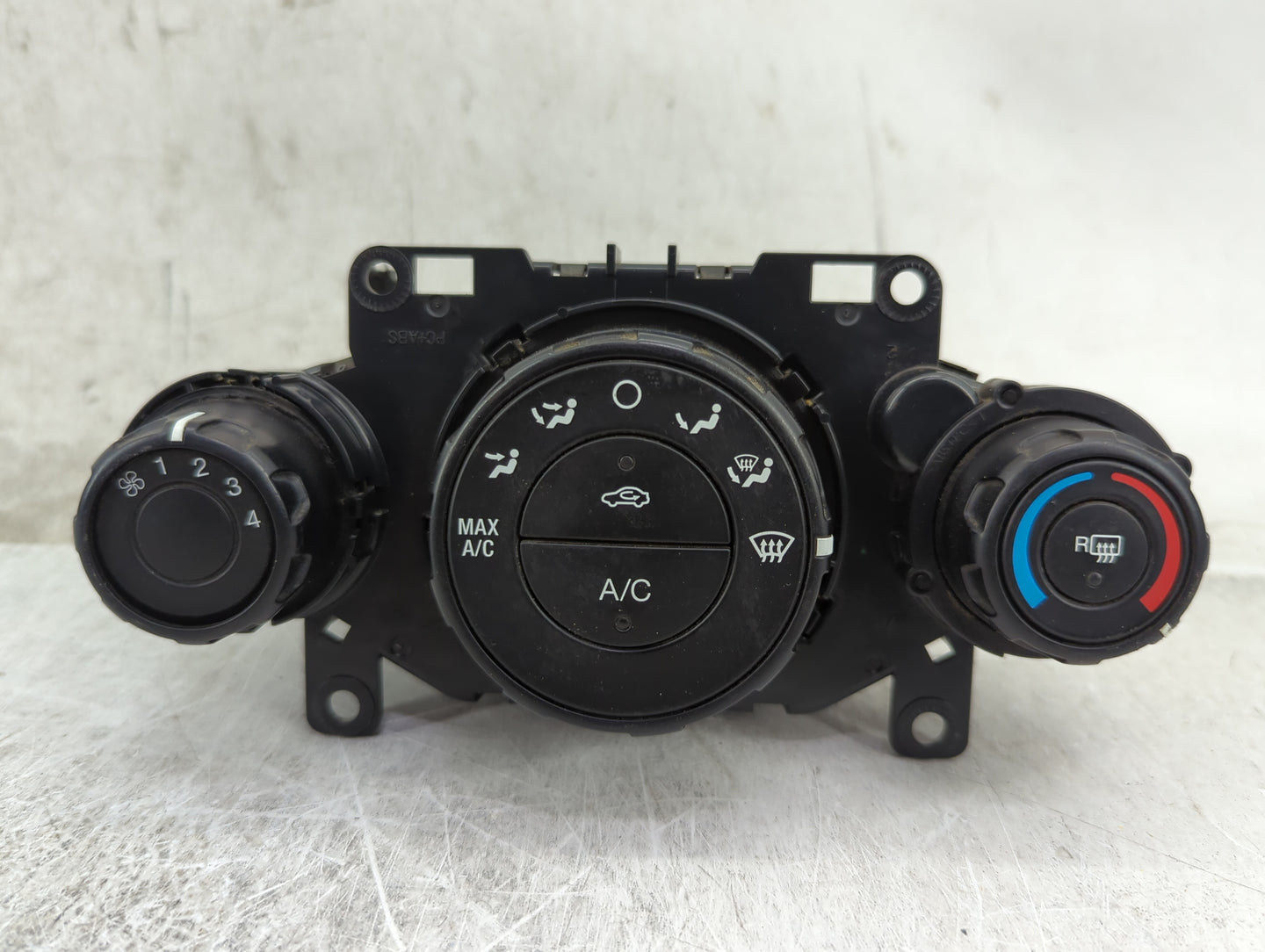 2014 Ford Fiesta Climate Control Module Temperature AC/Heater Replacement P/N:D2BT 19980 AB Fits OEM Used Auto Parts - Oemus