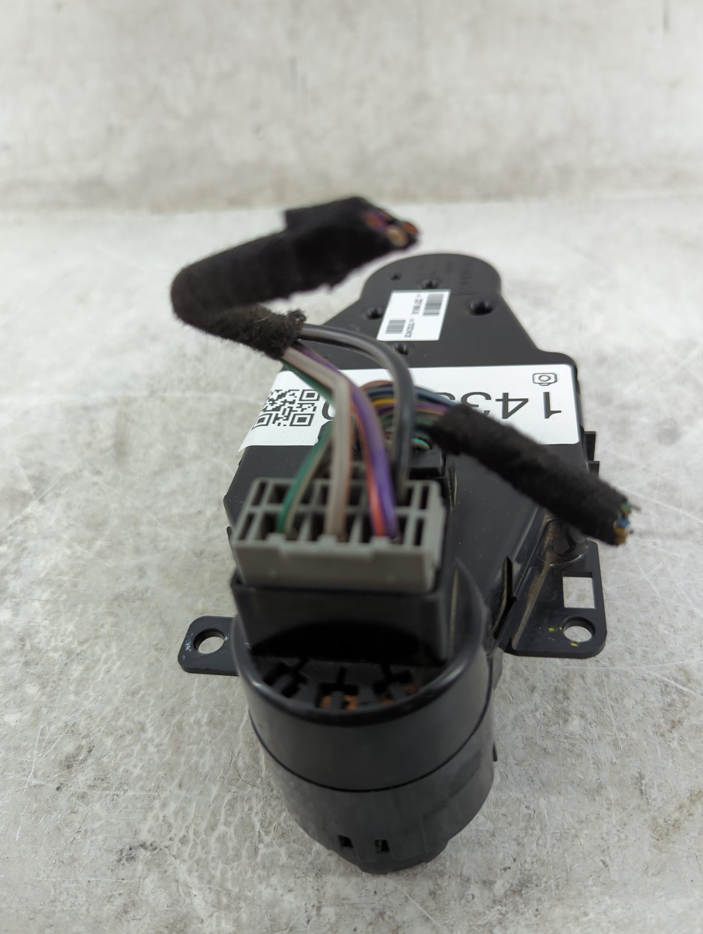 2014 Ford Fiesta Climate Control Module Temperature AC/Heater Replacement P/N:D2BT 19980 AB Fits OEM Used Auto Parts - Oemus
