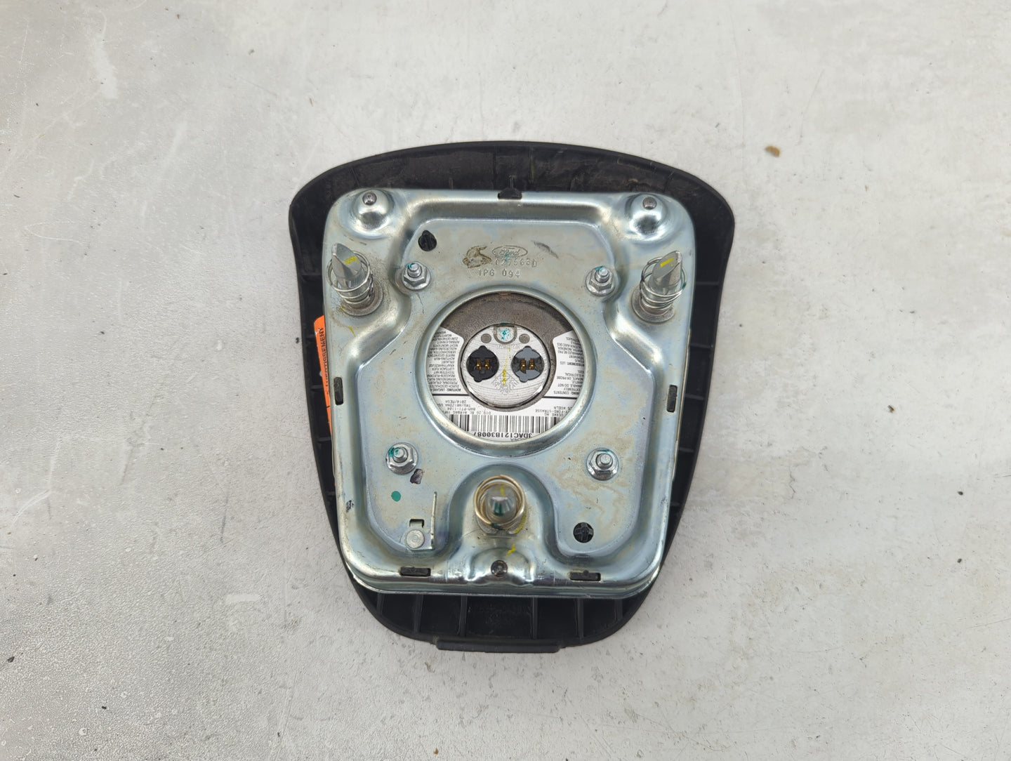 2014 Ford Fiesta Air Bag Driver Left Steering Wheel Mounted P/N:4025654A 3DAC121B30087 Fits OEM Used Auto Parts - Oemusedaut