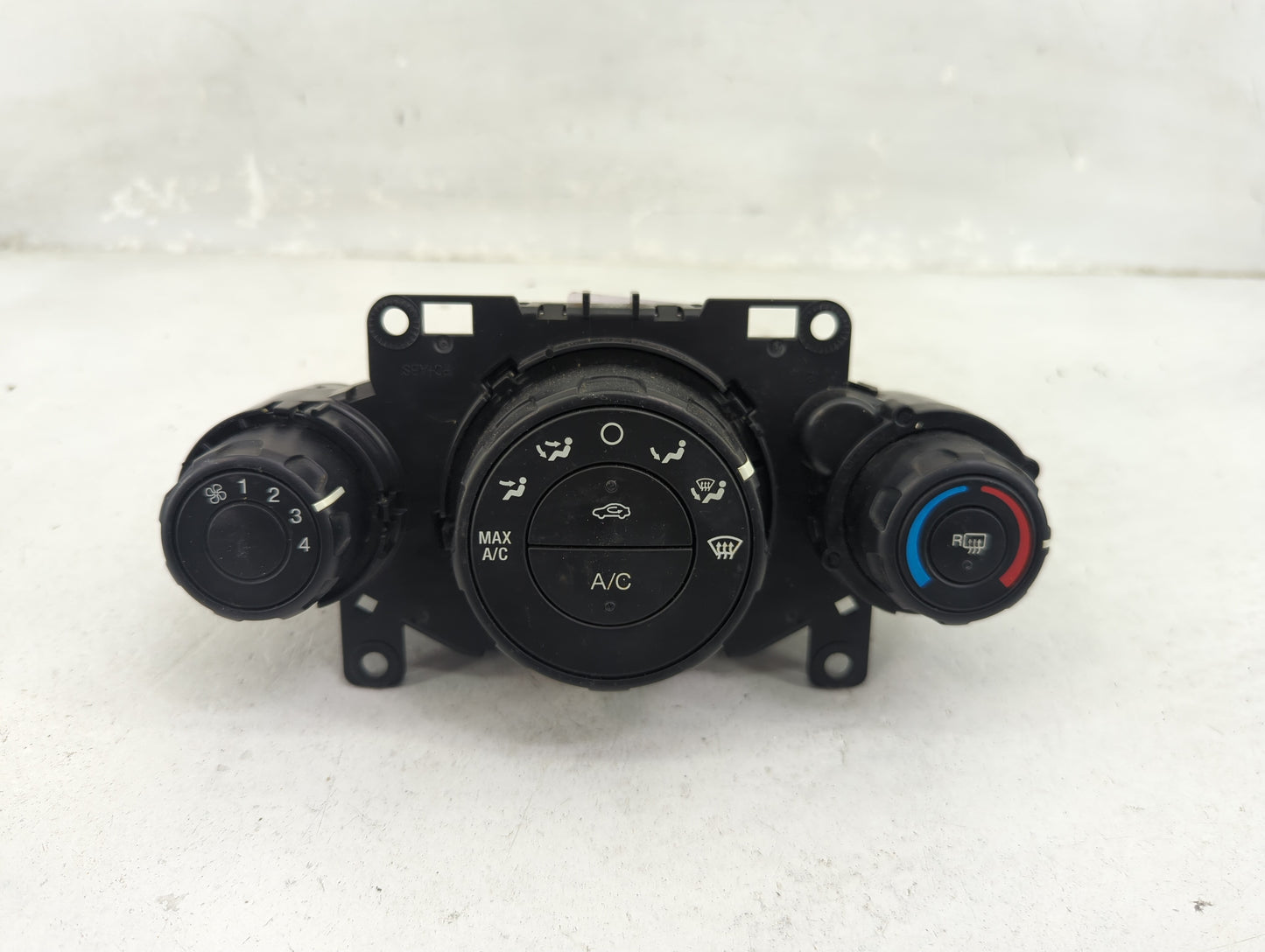 2014 Ford Fiesta Climate Control Module Temperature AC/Heater Replacement P/N:D2BT 19980 AA Fits OEM Used Auto Parts - Oemus