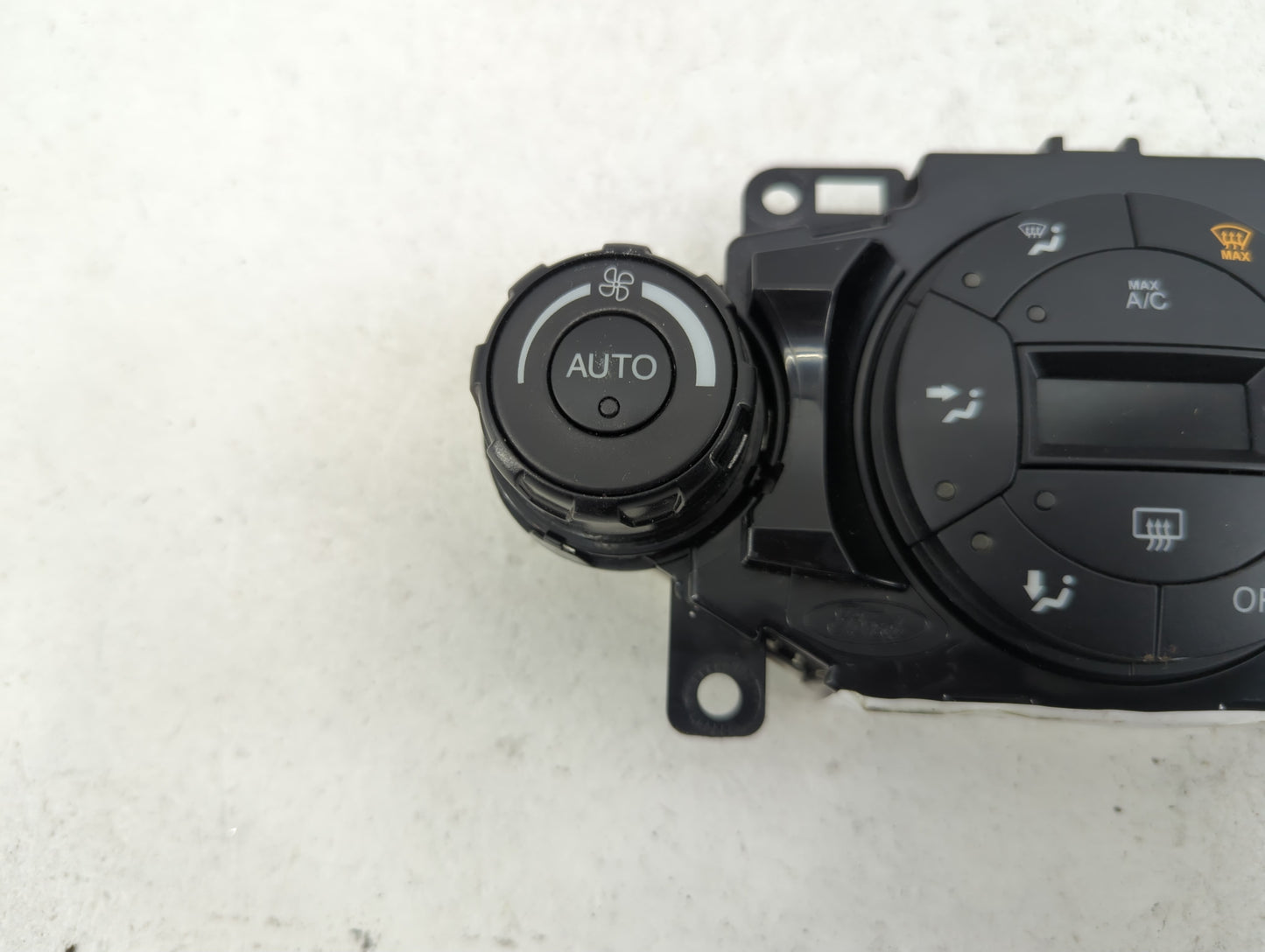 2014-2016 Ford Fiesta Climate Control Module Temperature AC/Heater Replacement P/N:8A6T18C612 8A6918C612 Fits Fits 2014 2015