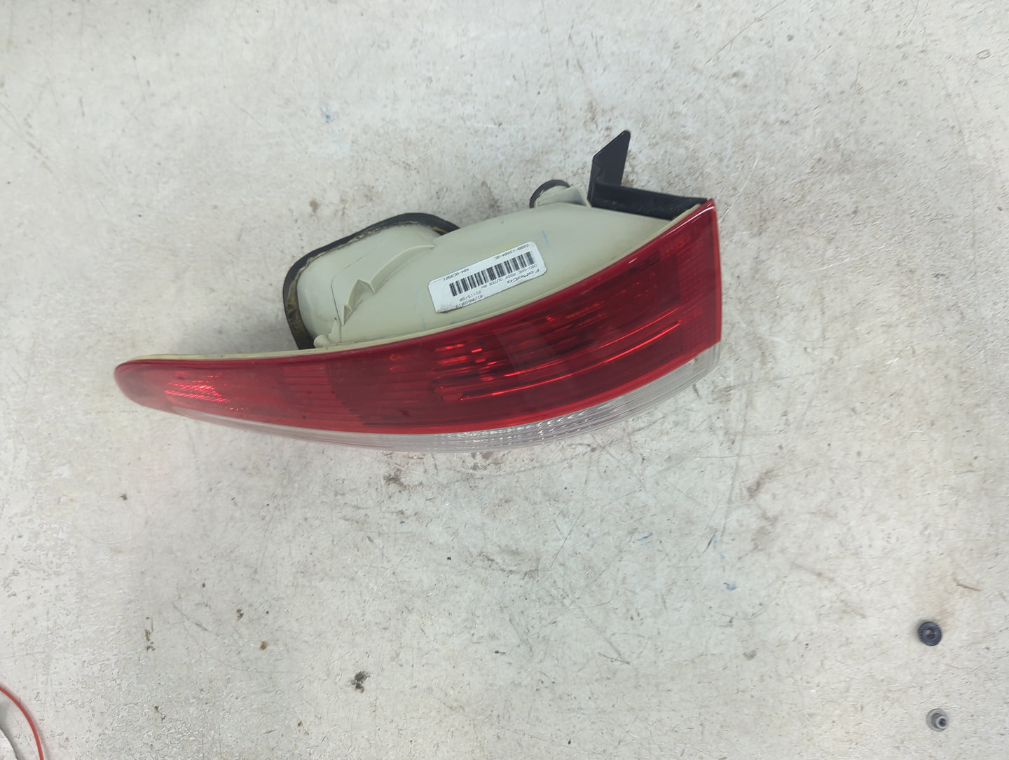 2014-2019 Ford Fiesta Tail Light Assembly Passenger Right OEM P/N:D2BB-13404-BC 404-BC9921 Fits Fits 2014 2015 2016 2017 201