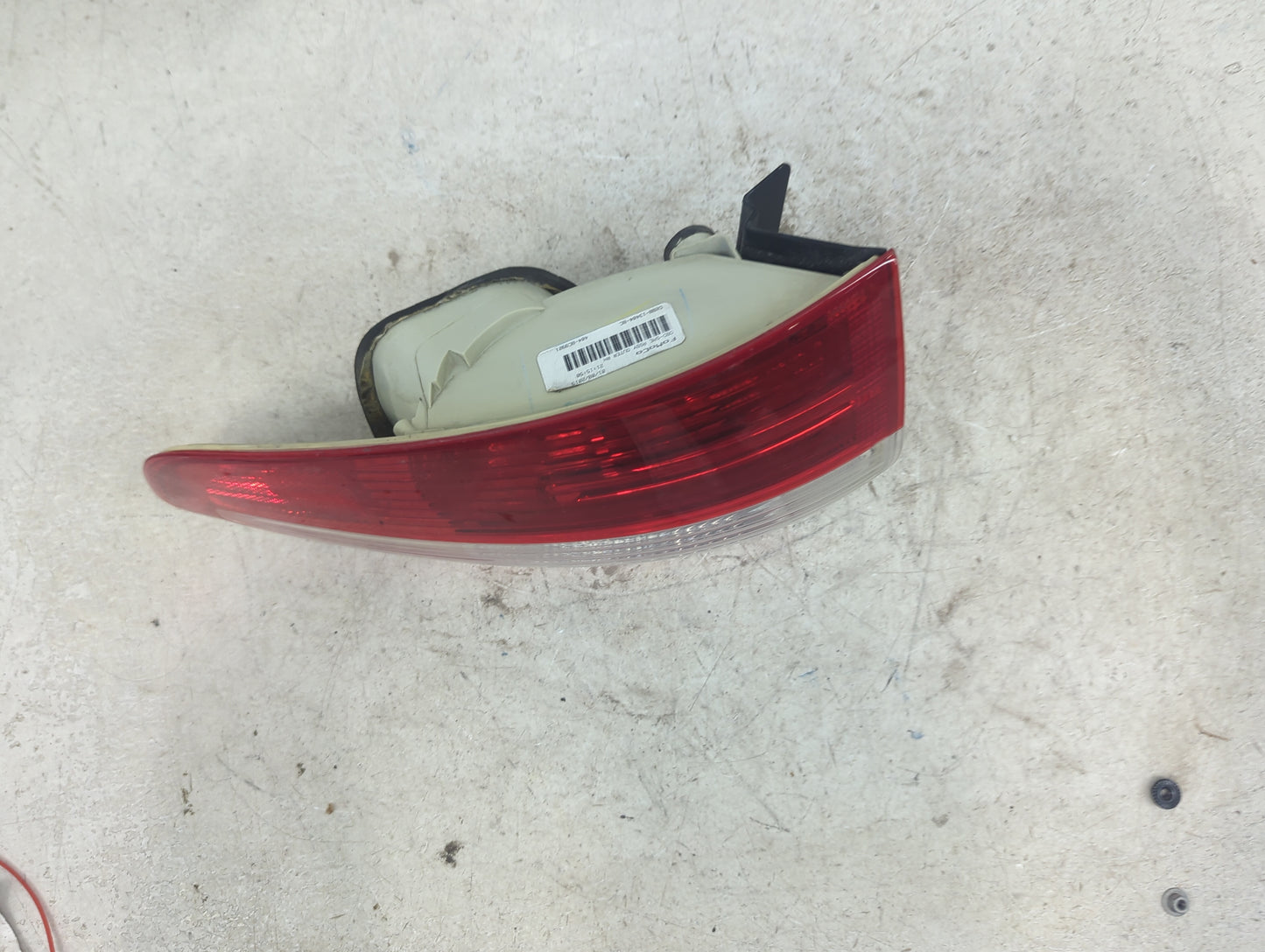 2014-2019 Ford Fiesta Tail Light Assembly Passenger Right OEM P/N:D2BB-13404-BC 404-BC9921 Fits Fits 2014 2015 2016 2017 201