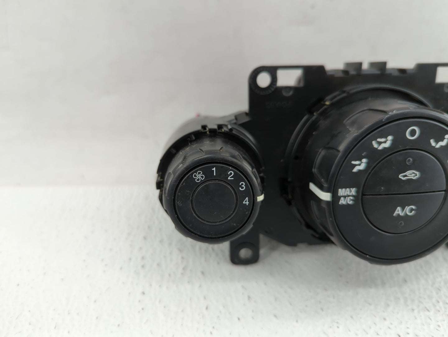 2014 Ford Fiesta Climate Control Module Temperature AC/Heater Replacement P/N:D2BT-19980-AB D2BT-19980-AE, D2BT-19980-AA Fit