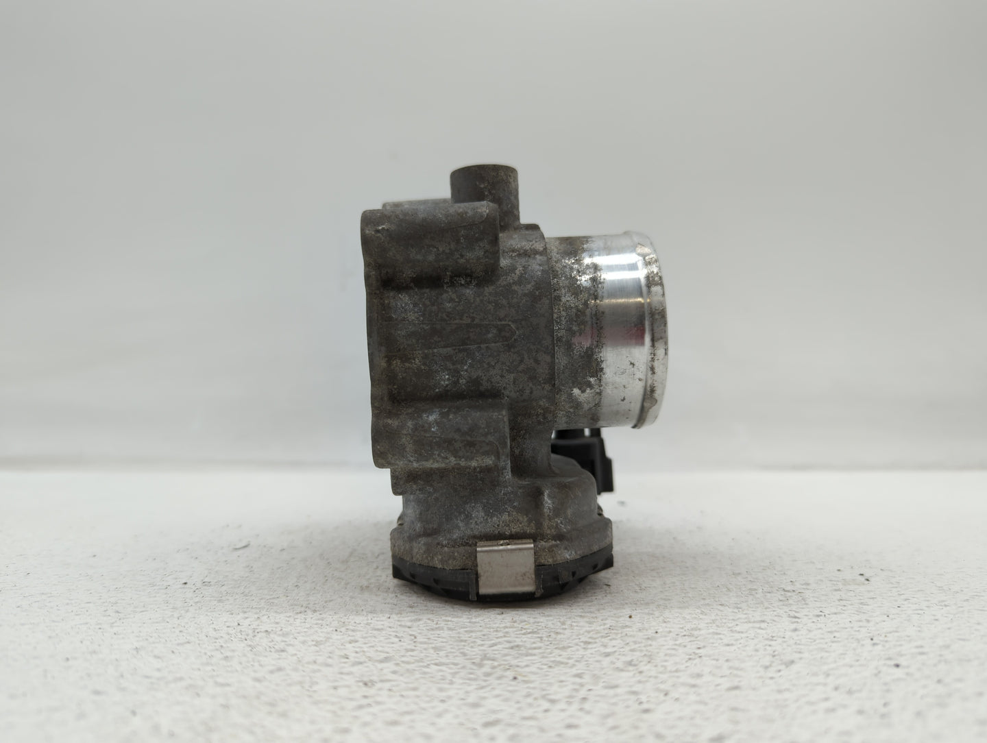 2011-2014 Ford Fiesta Throttle Body P/N:7S7G-9F991-CA 7S7G-9F991-BA, 7S7G-9F991-B7A Fits Fits 2011 2012 2013 2014 OEM Used A