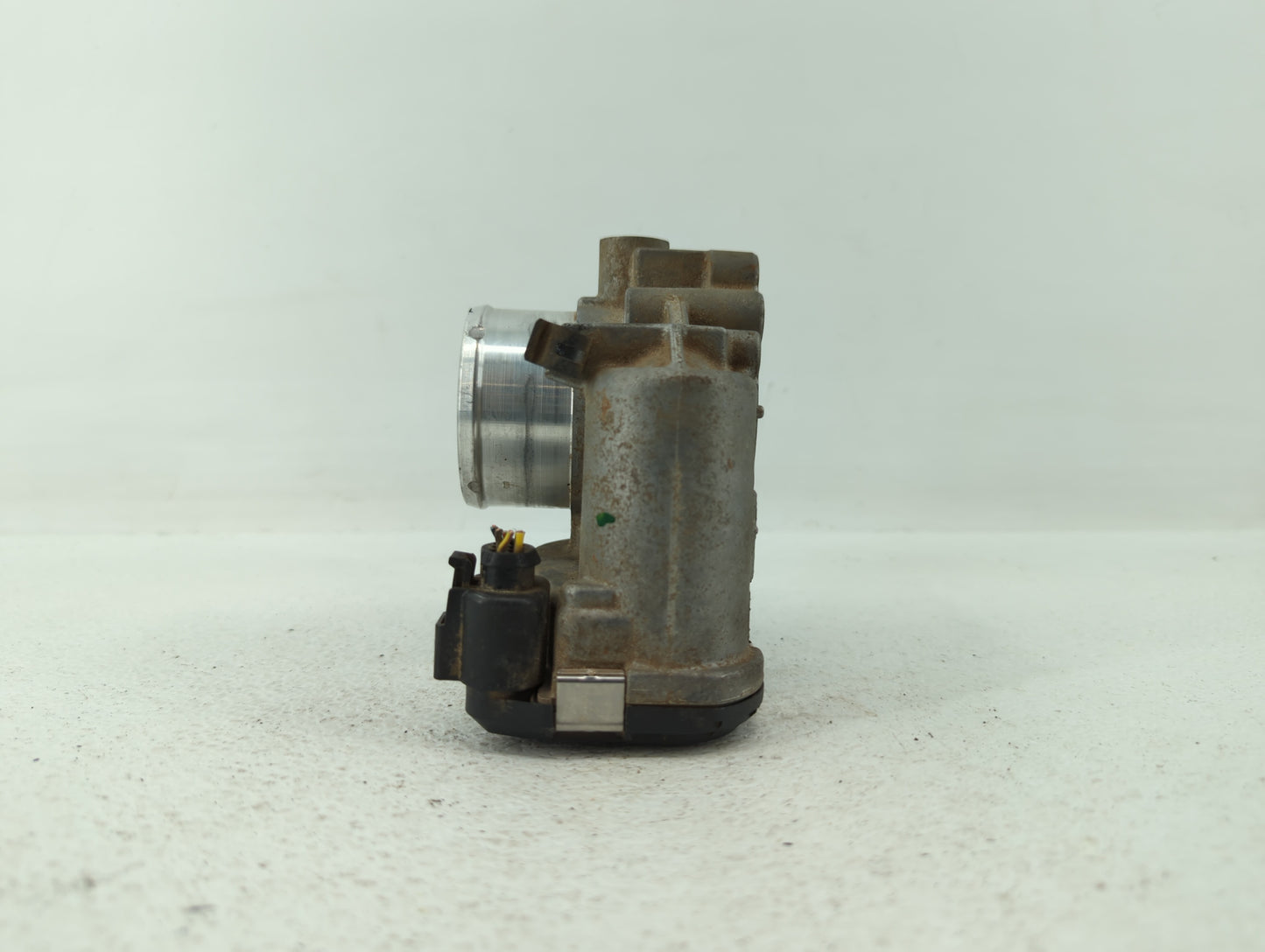 2011-2014 Ford Fiesta Throttle Body P/N:7S7G-9F991-CA 7S7G-9F991-BA, 7S7G-9F991-B7A Fits Fits 2011 2012 2013 2014 OEM Used A