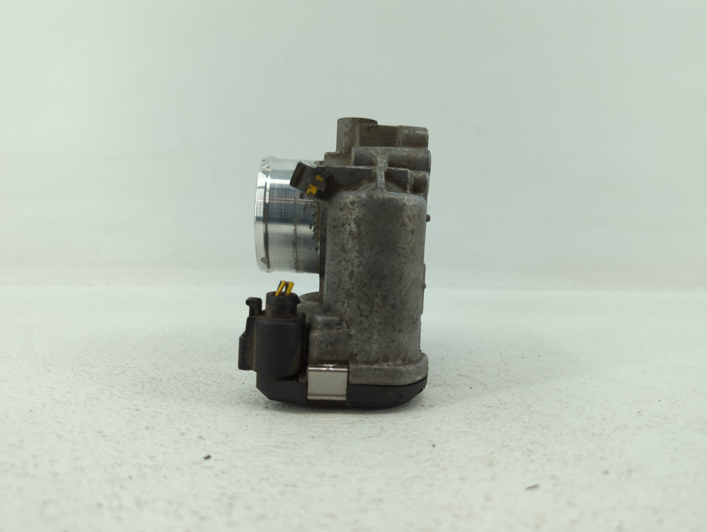 2011-2014 Ford Fiesta Throttle Body P/N:7S7G-9F991-CA 7S7G-9F991-BA, 7S7G-9F991-B7A Fits Fits 2011 2012 2013 2014 OEM Used A