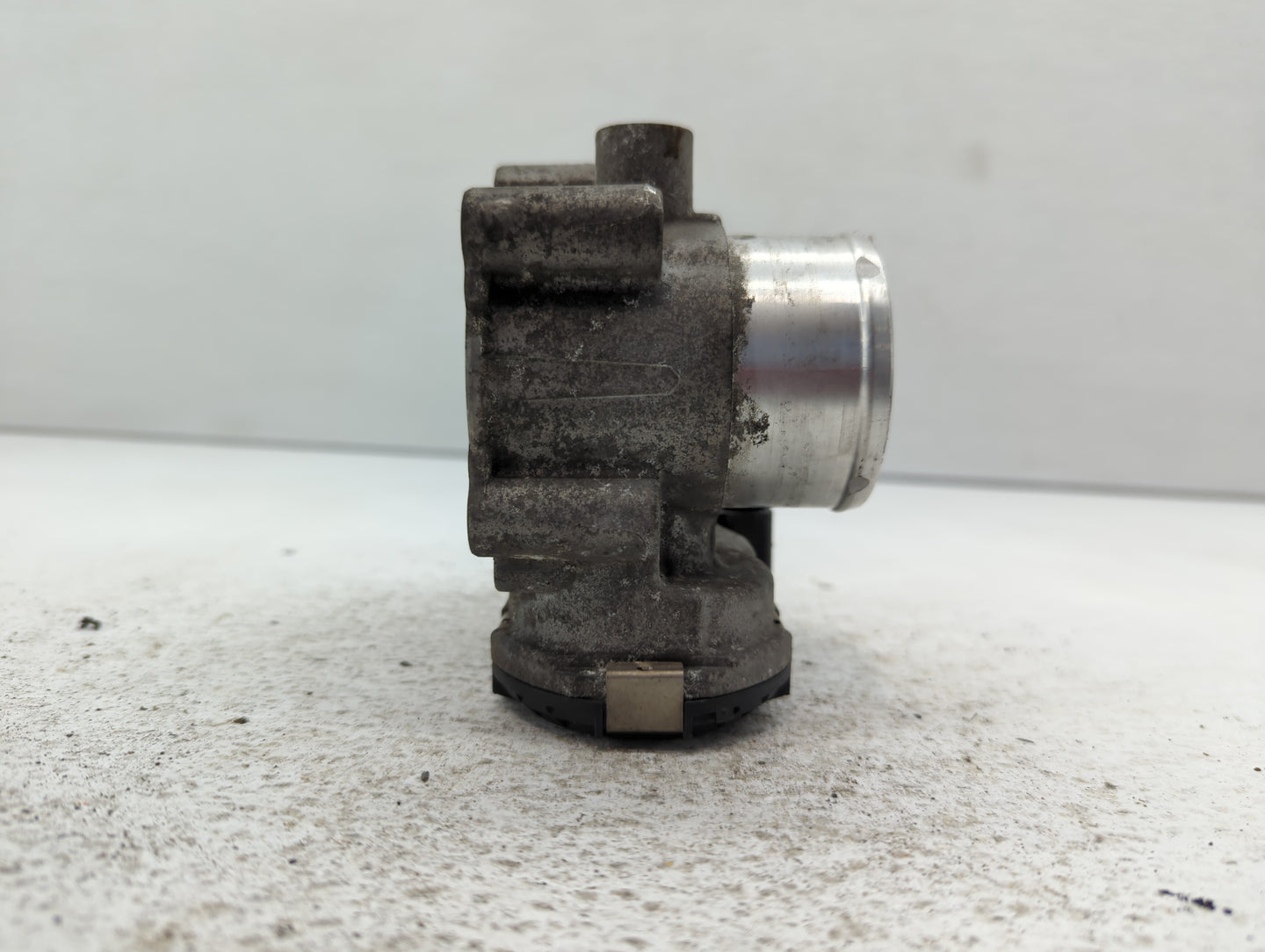 2011-2014 Ford Fiesta Throttle Body P/N:7S7G-9F991-B7A 7S7G-9F991-CA, 7S7G-9F991-BA Fits Fits 2011 2012 2013 2014 OEM Used A
