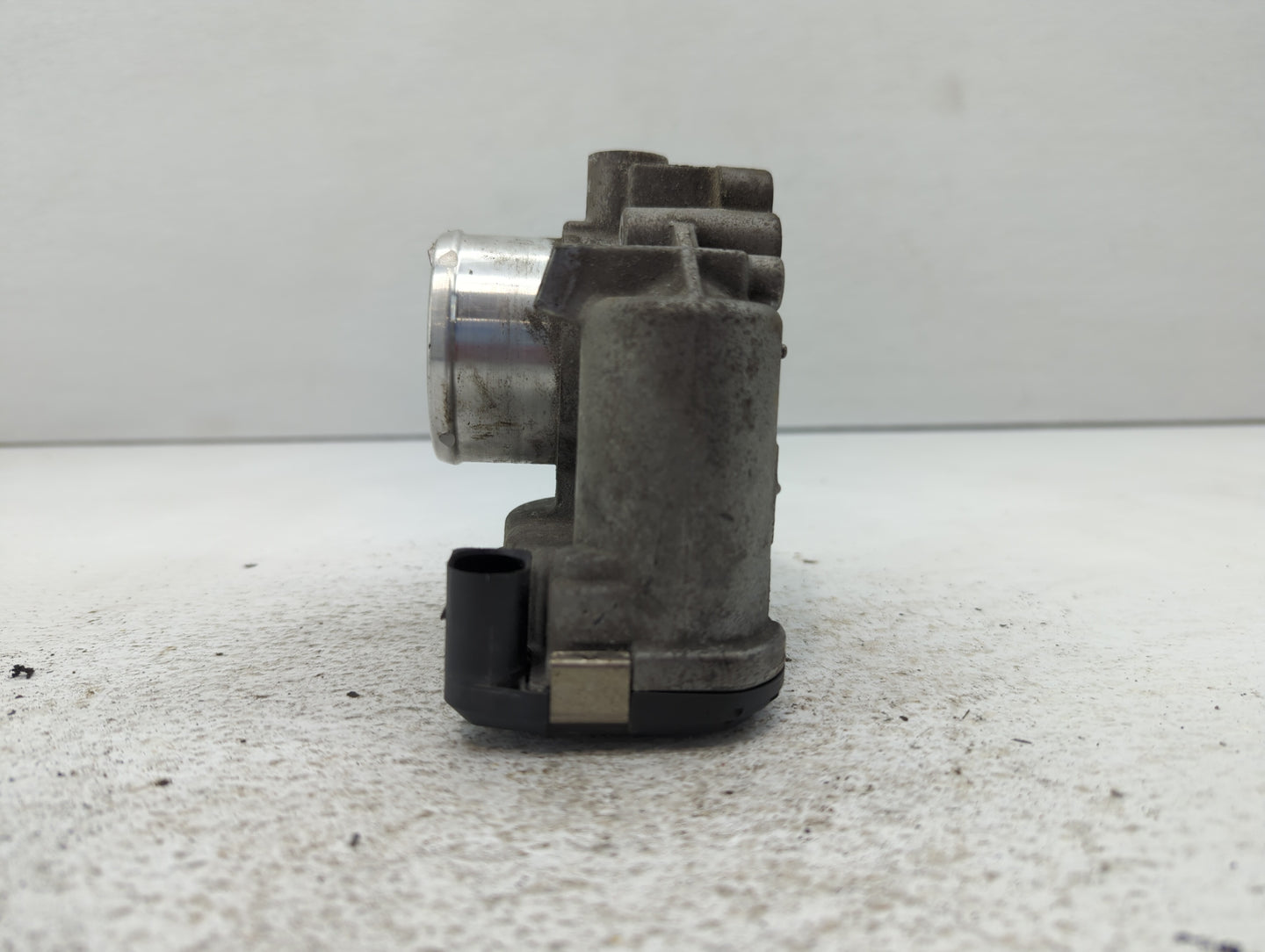 2011-2014 Ford Fiesta Throttle Body P/N:7S7G-9F991-B7A 7S7G-9F991-CA, 7S7G-9F991-BA Fits Fits 2011 2012 2013 2014 OEM Used A